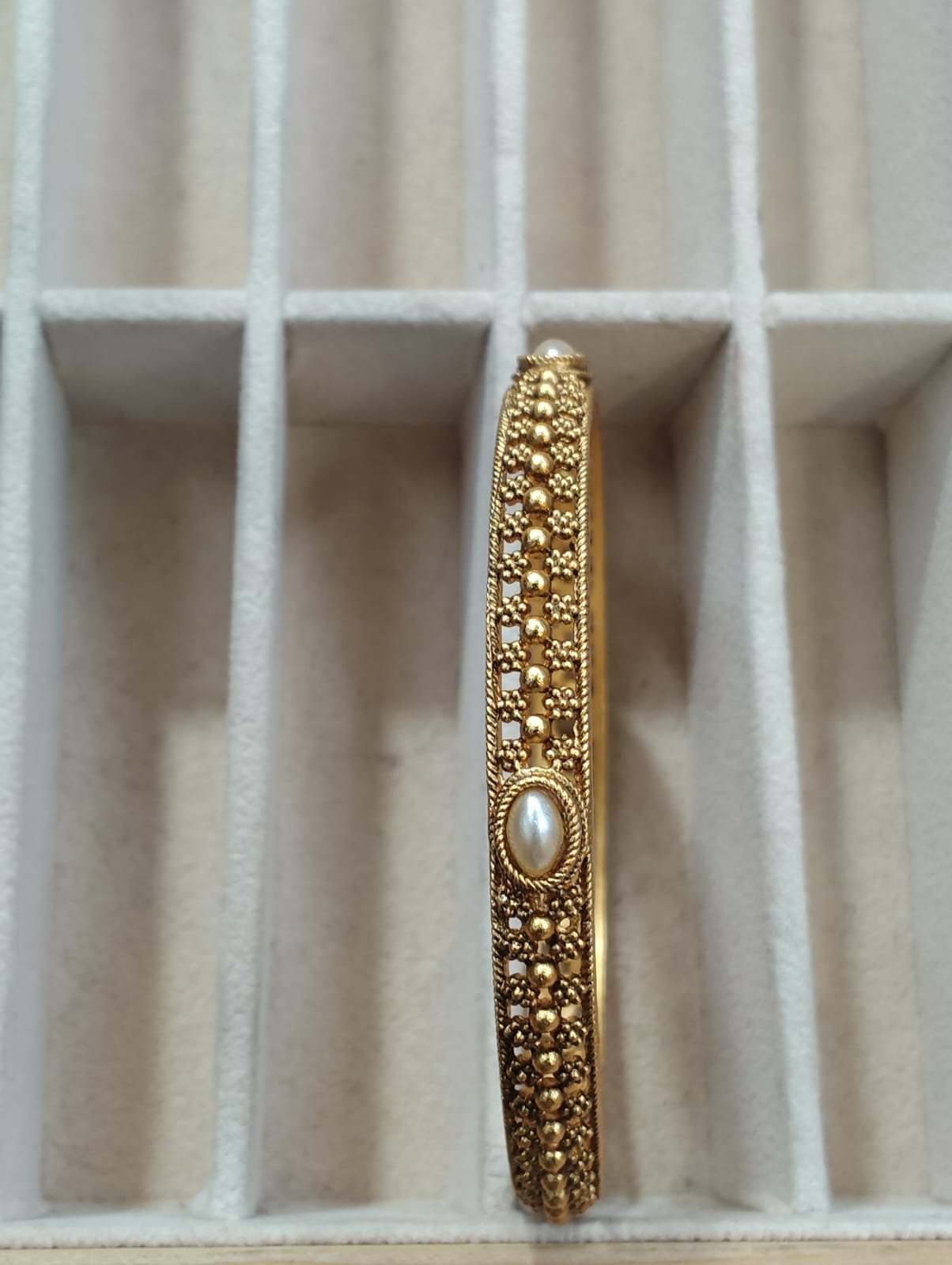 TRADITIONAL BANGLE 012