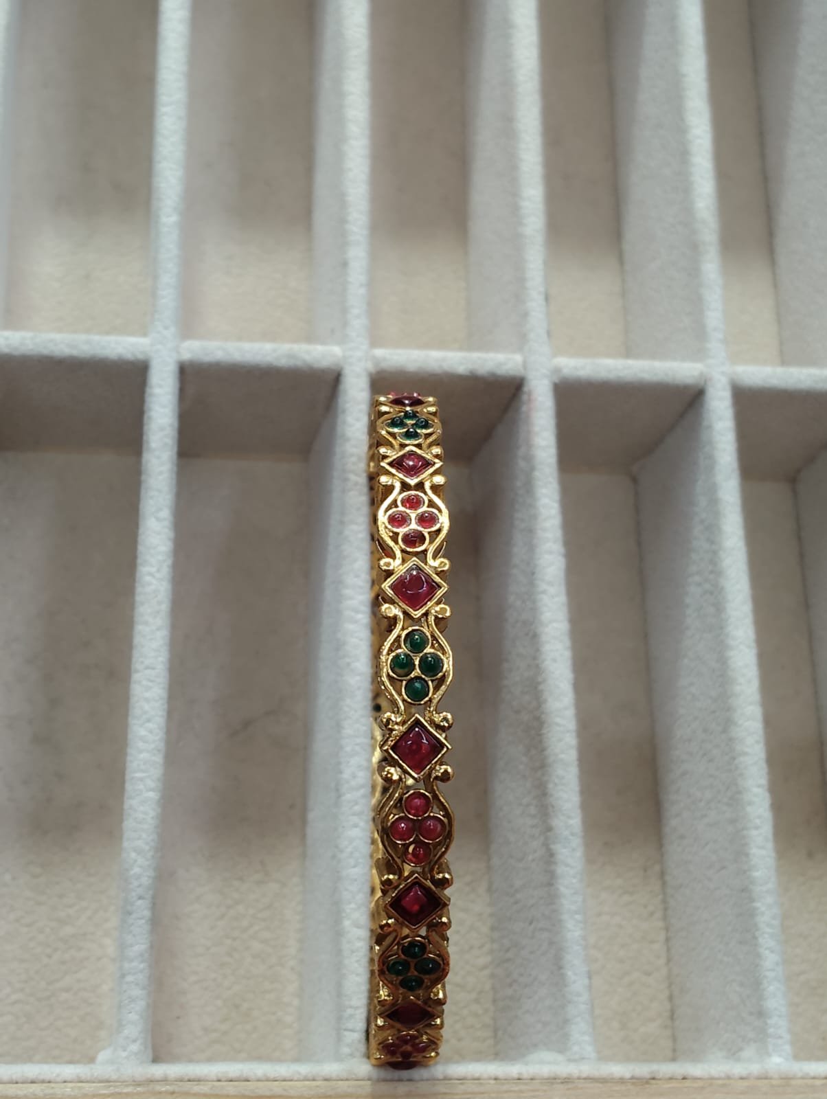 TRADITIONAL BANGLE 013