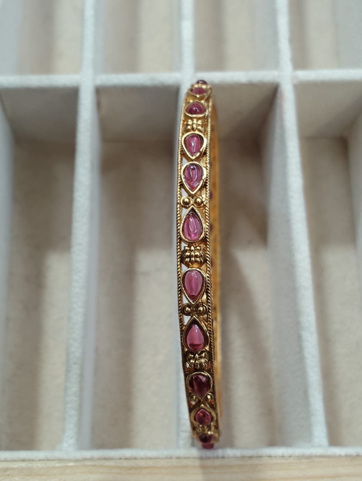 TRADITIONAL BANGLE 010