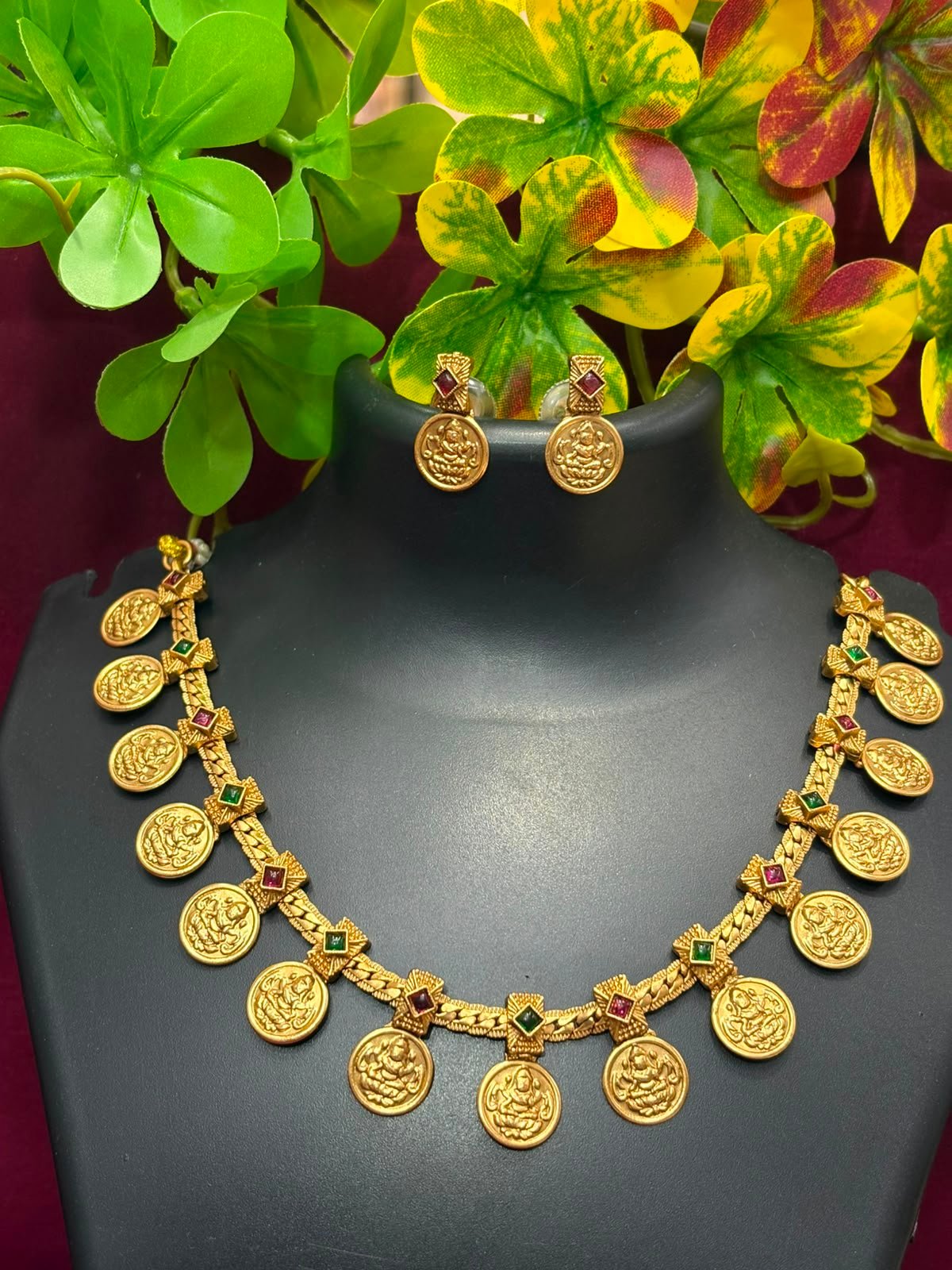 NECKLACE TRADITIONAL 26