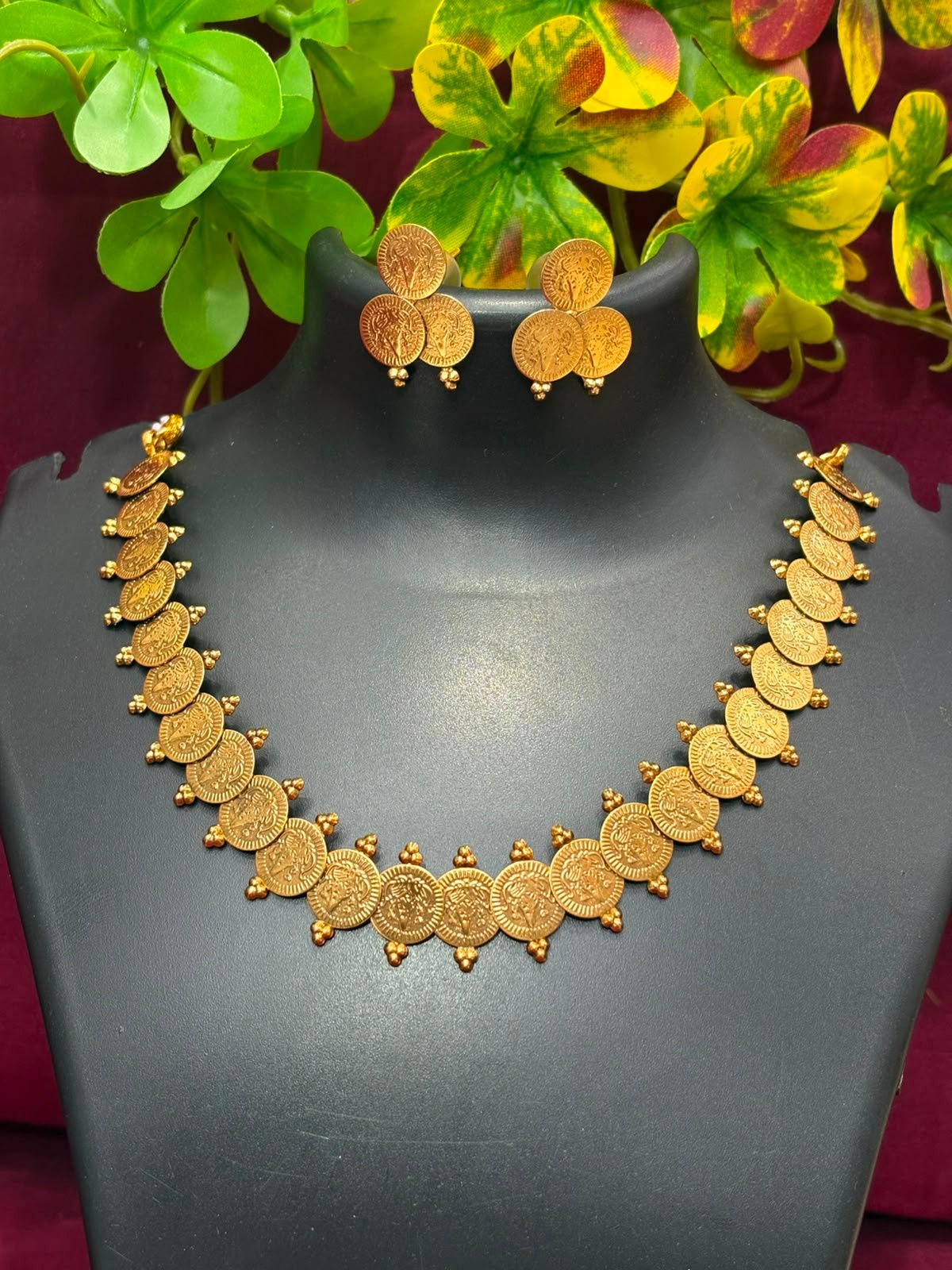 NECKLACE TRADITIONAL 27