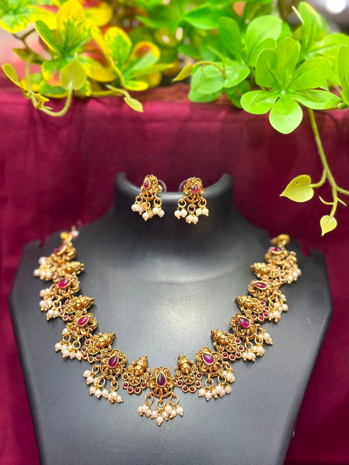 NECKLACE TRADITIONAL 35