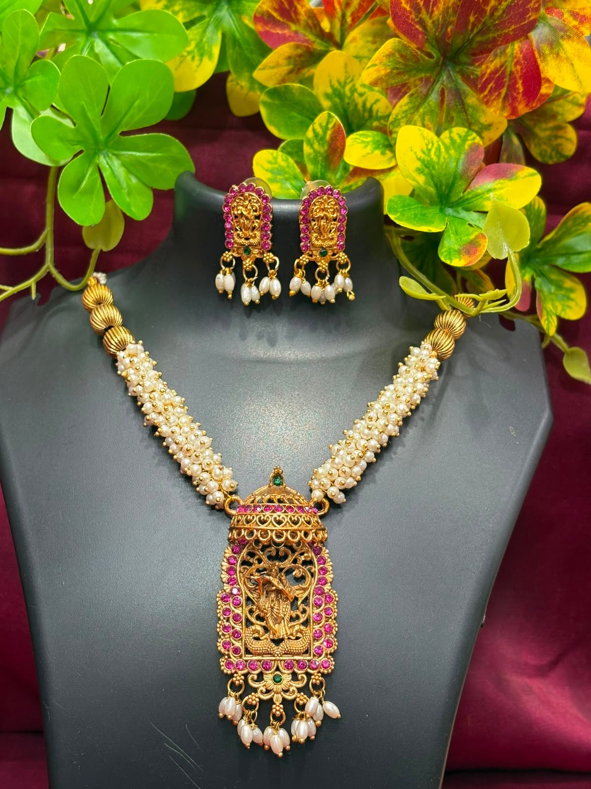 NECKLACE TRADITIONAL 33