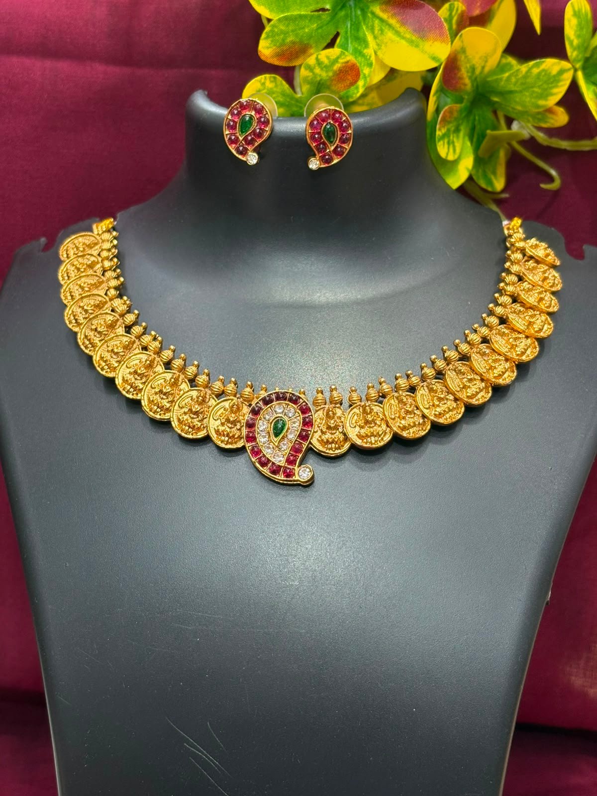 NECKLACE TRADITIONAL 24