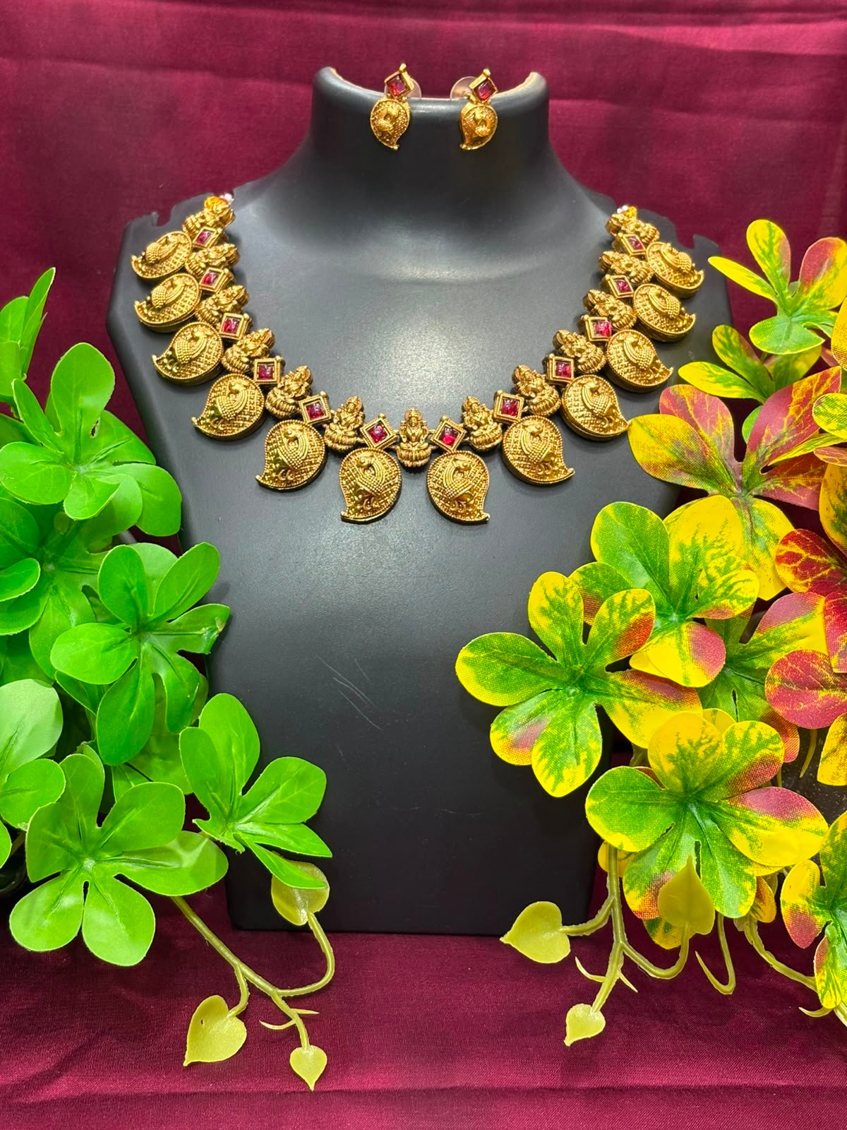 NECKLACE TRADITIONAL 31