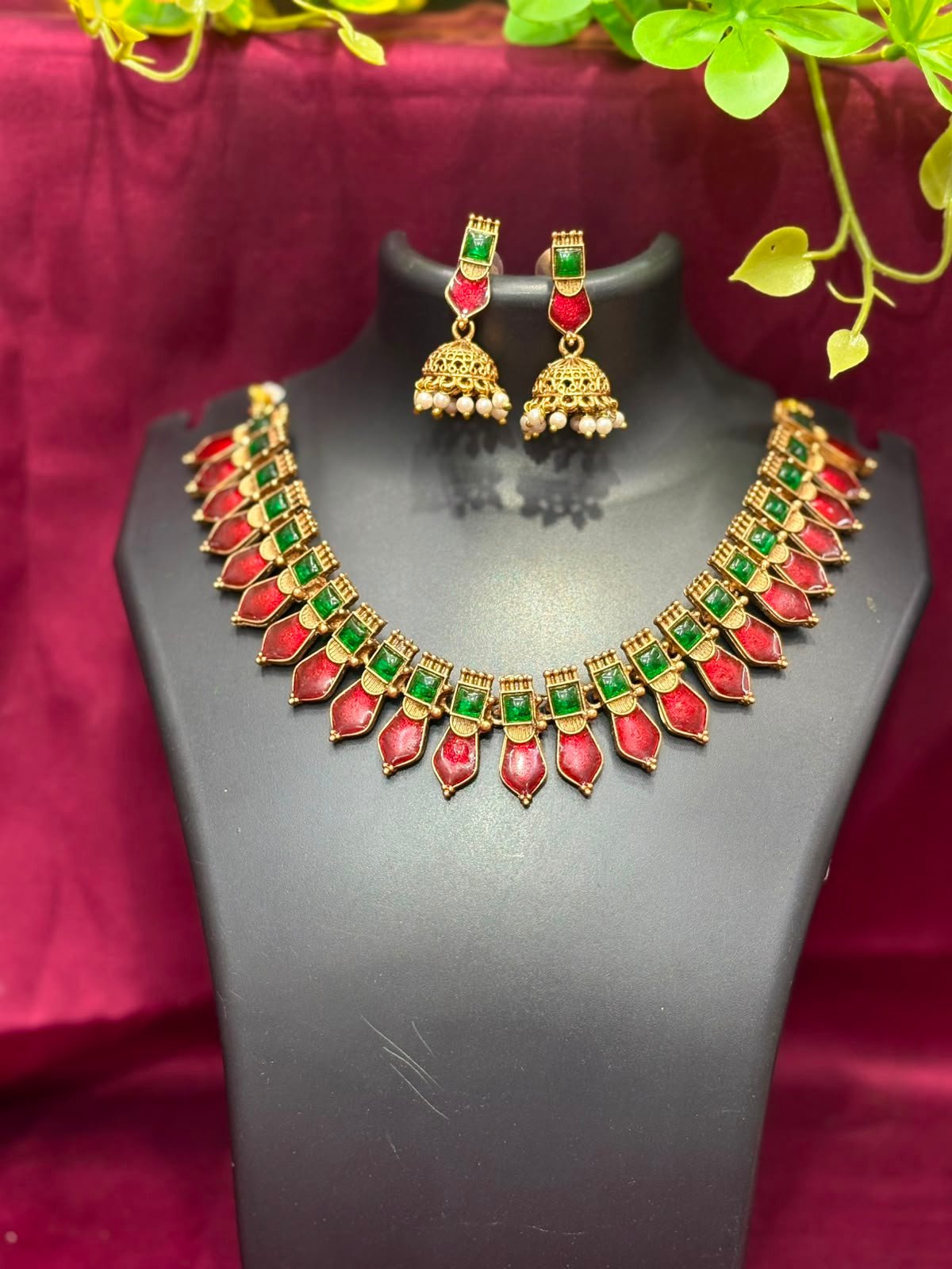 NECKLACE TRADITIONAL 36